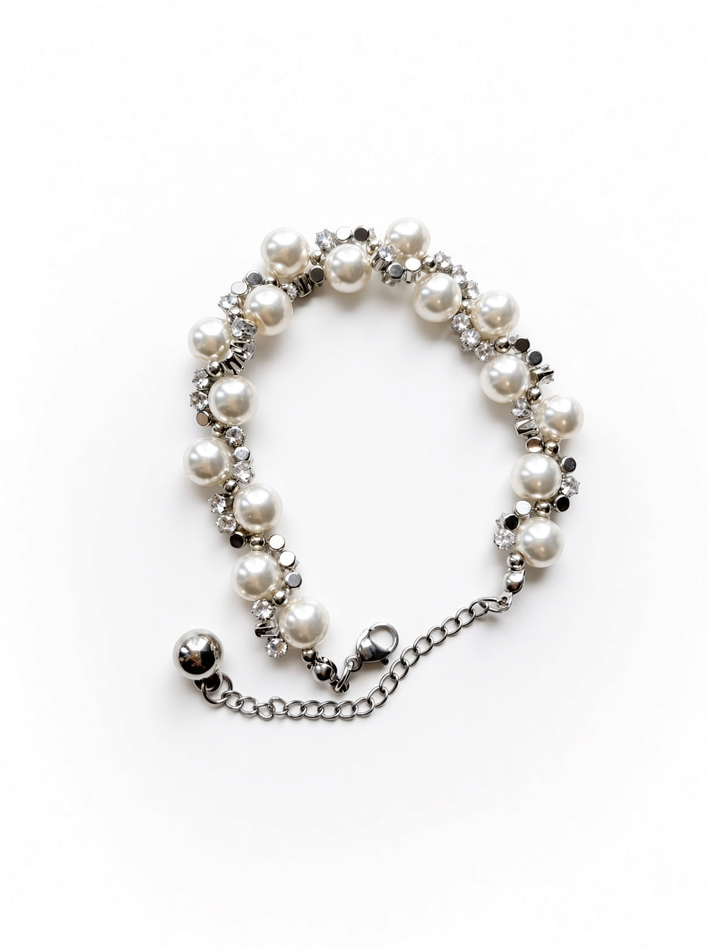 Retro Pearl Bracelet with Sparkle Detail for Women