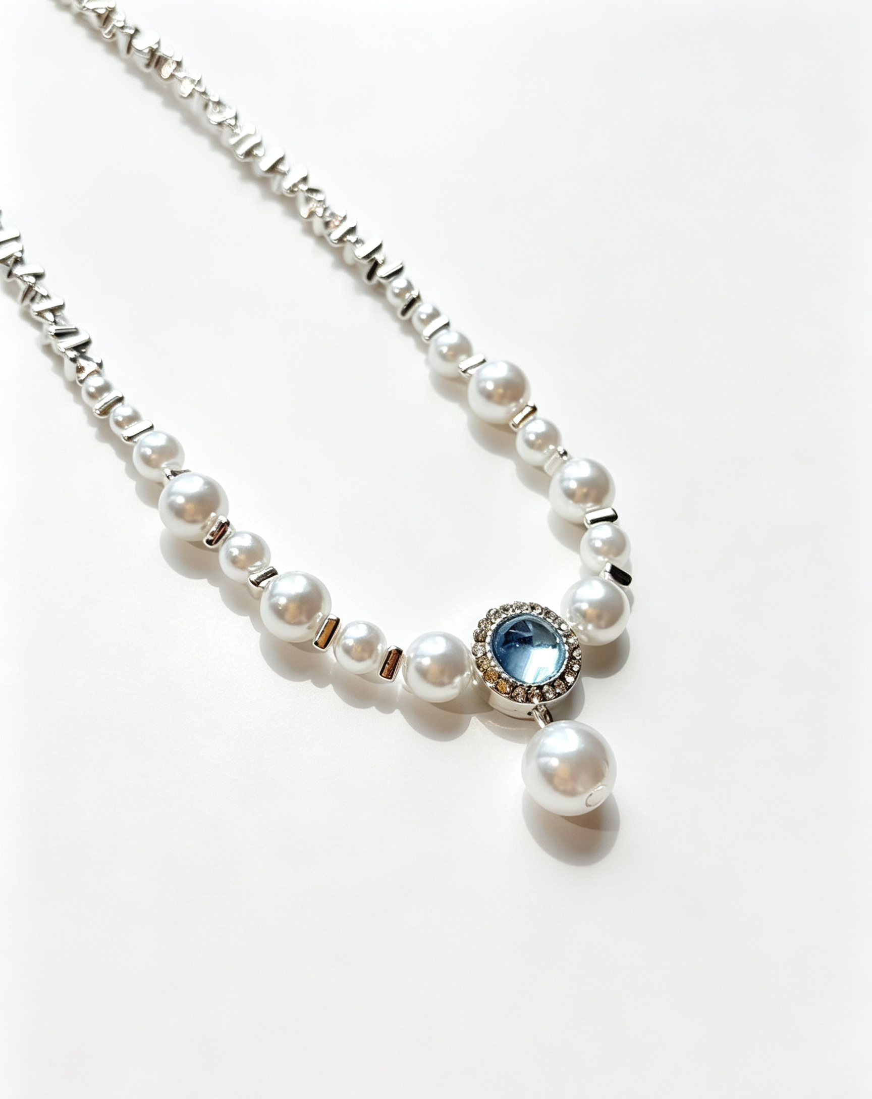 Aquamarine-Style Pearl Necklace with Retro Pendant