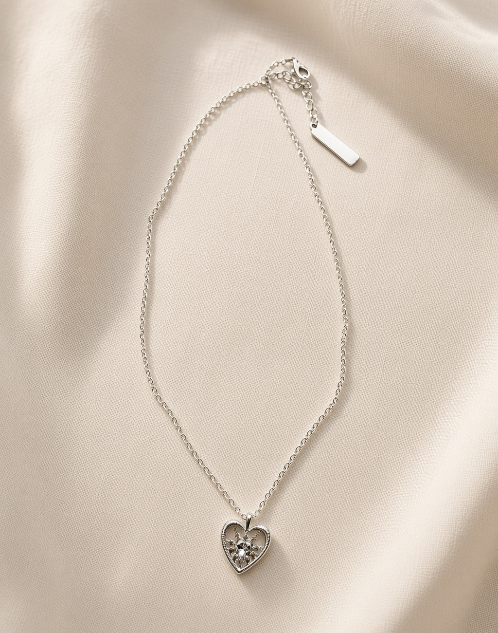 Starry Heart Hollow Pendant Necklace for Women