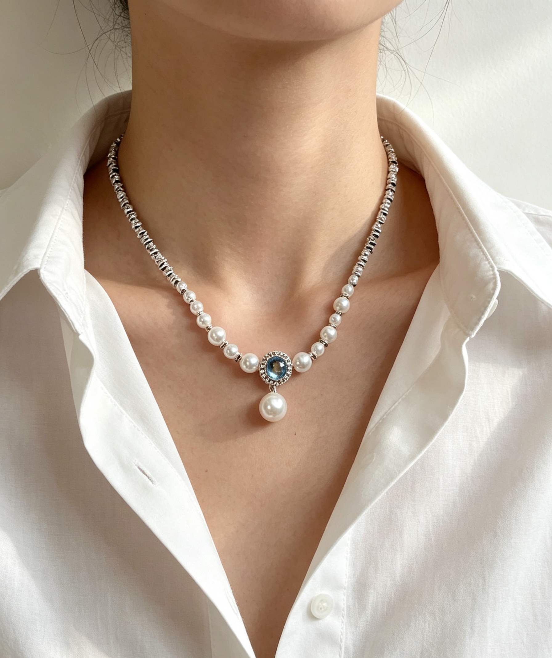 Aquamarine-Style Pearl Necklace with Retro Pendant